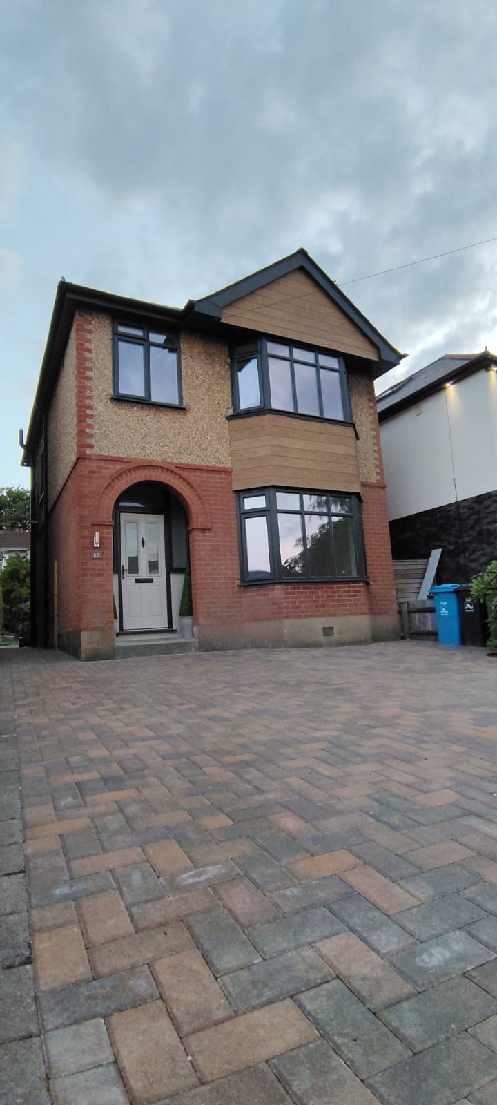Classic Herringbone Driveway - Driveways / Block Paving - Gallery 1