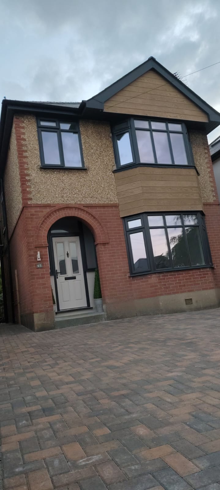 Classic Herringbone Driveway - Driveways / Block Paving - Gallery 2