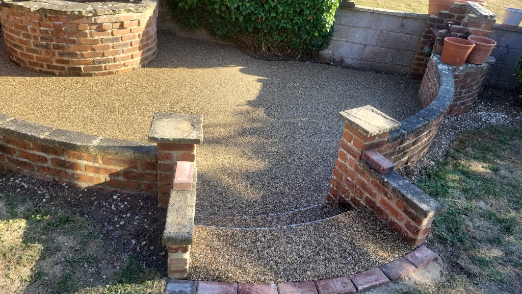 Heritage Well Courtyard - Landscaping / Resin Bound - Gallery 1