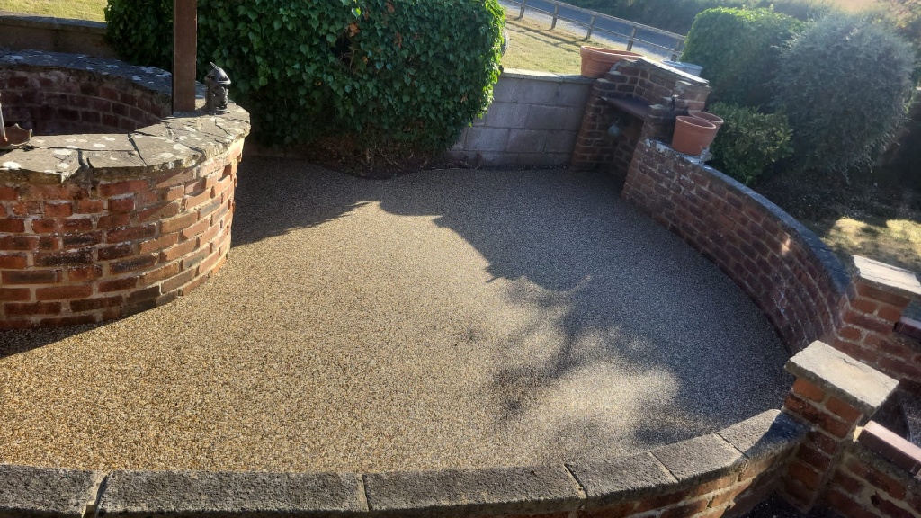 Heritage Well Courtyard - Landscaping / Resin Bound - Gallery 2