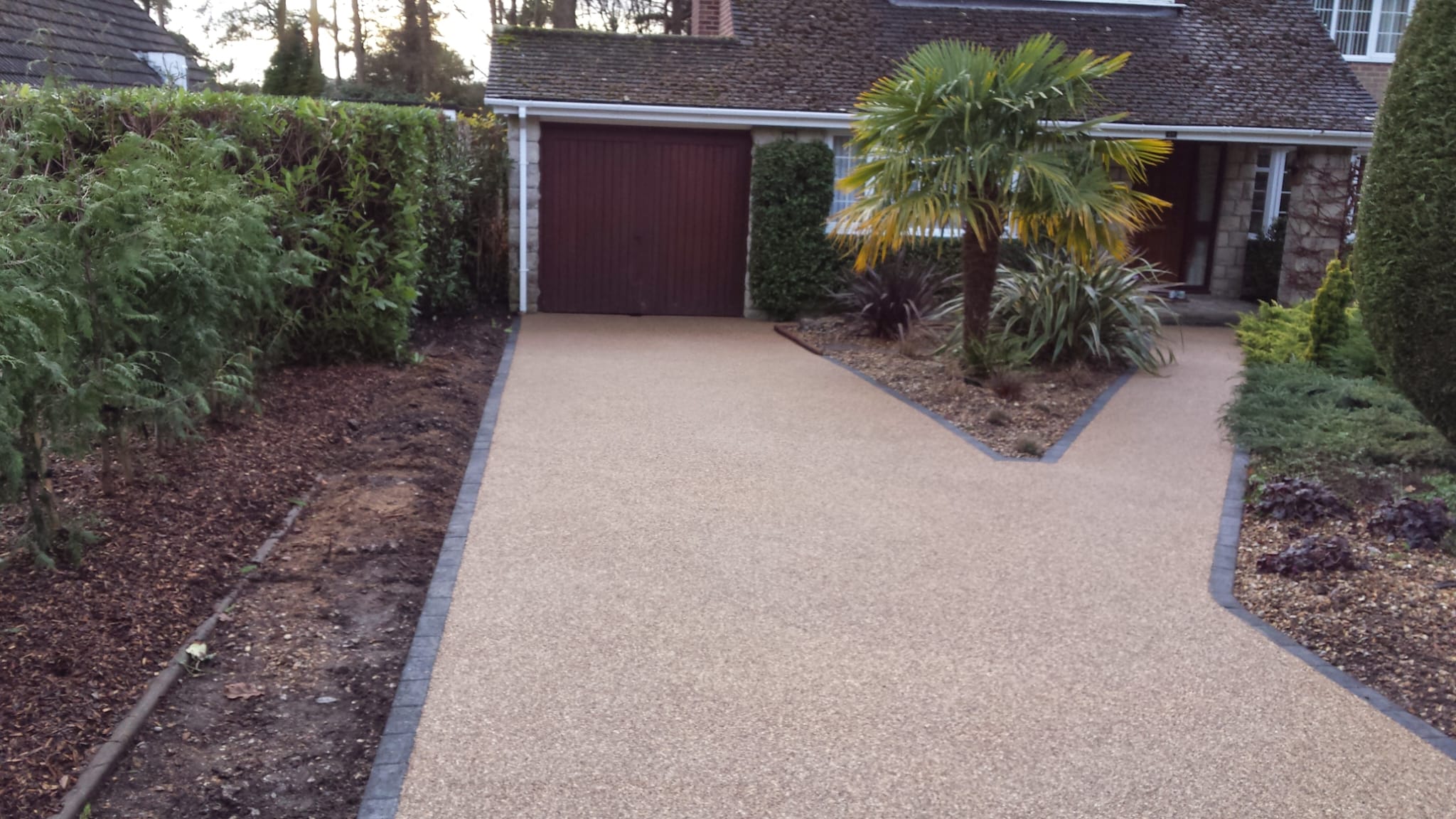 Landscaped Split-Design Driveway - Driveways / Resin Bound - Gallery 1