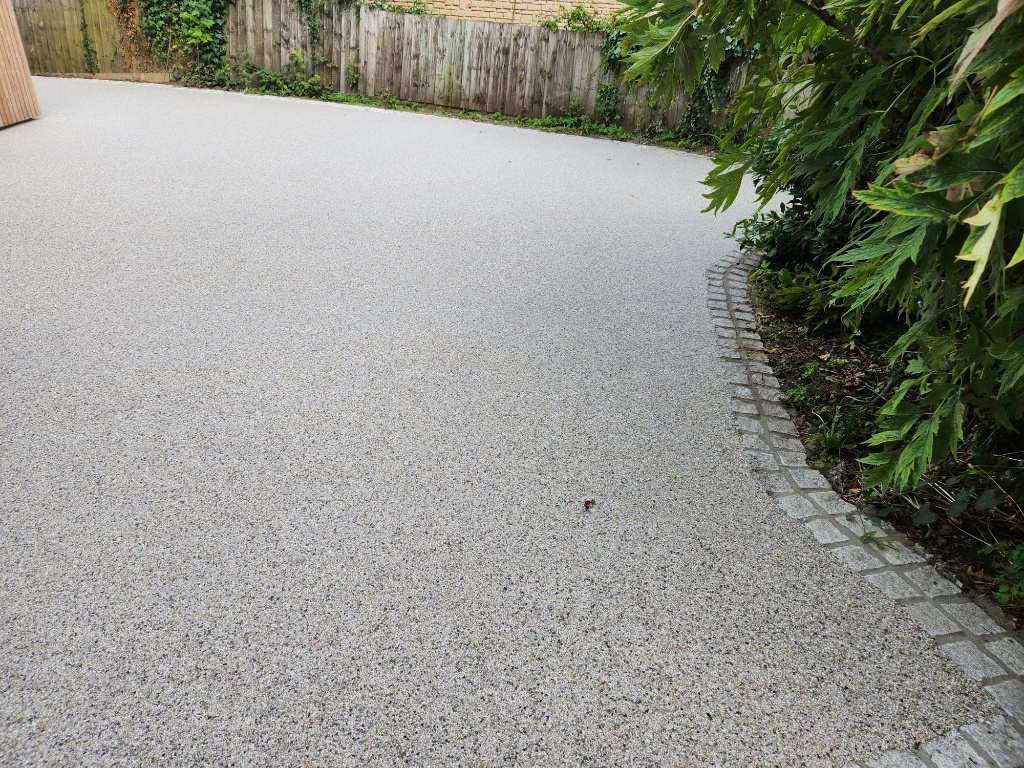 Resin & Granite Setts Driveway - Driveways / Resin Bound - Gallery 2